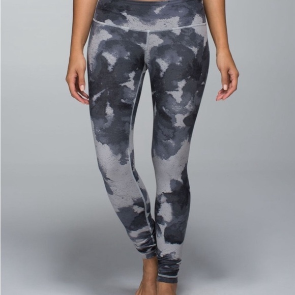 Lululemon - Wunder Under US6 - Picture 4 of 6